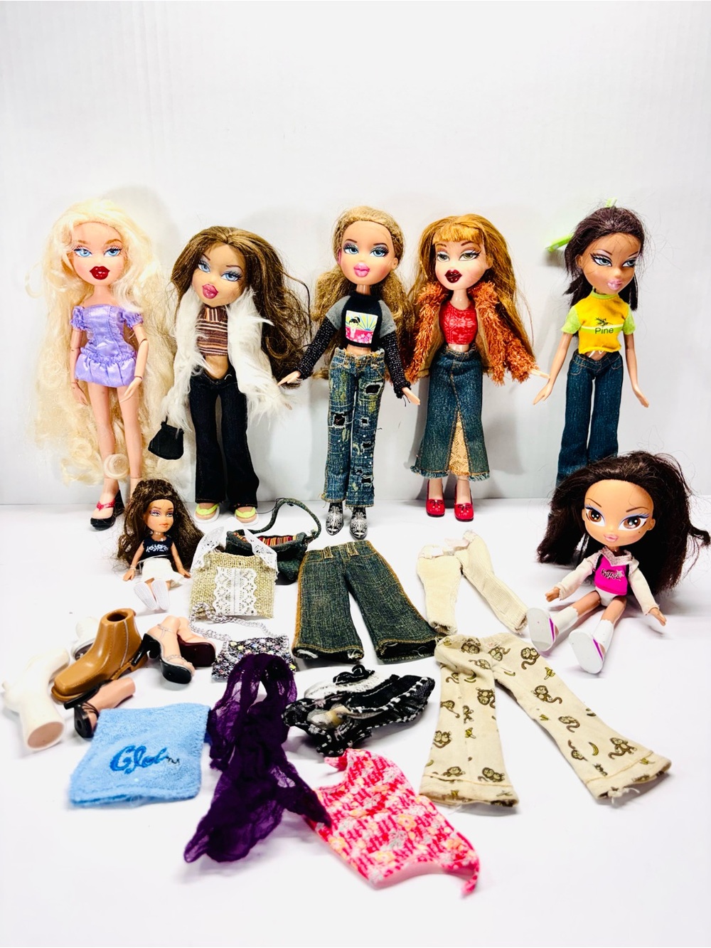 Bratz Yasmin, Cloe, Meygan, Nevra & Sasha Dolls 2002-2024 Lot Of 7 Accessories